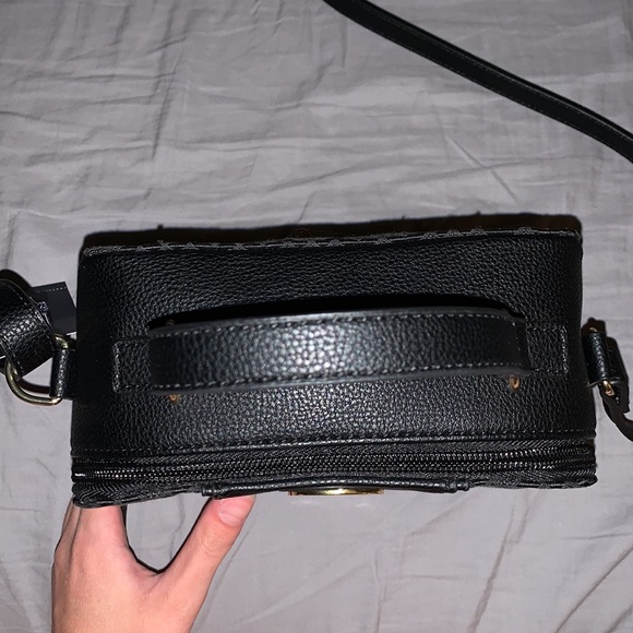 Tommy Hilfiger / Black Satchel Bag - Picture 10 of 11